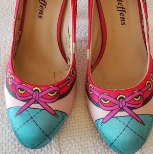 Carmen Steffens Silk Fabric Leather Pumps. Beauty!